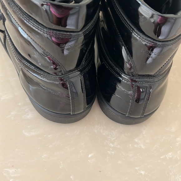 Fresh and leisure. Black patent leather size 12 - Picture 5 of 6